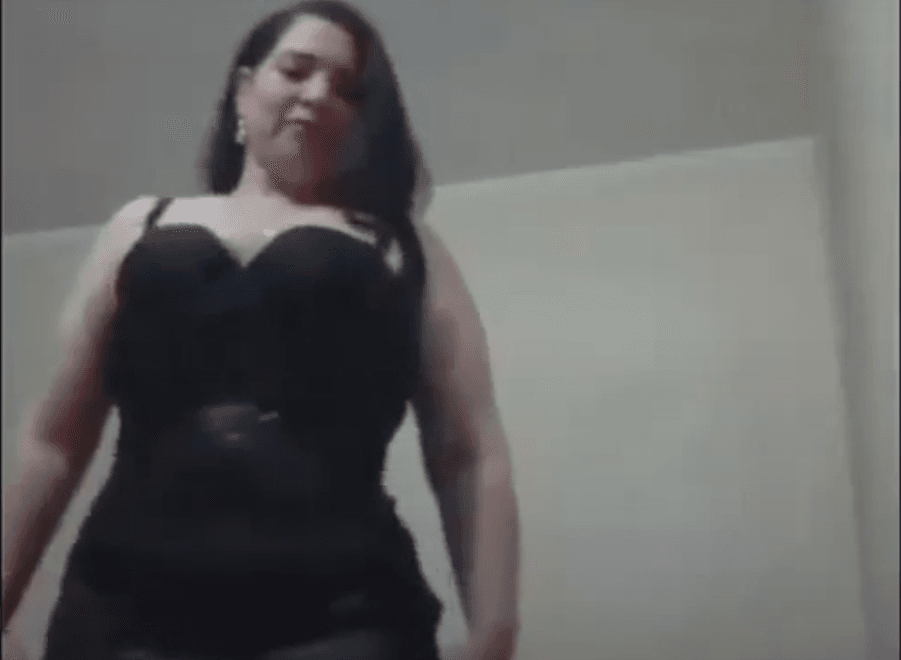 سكس حصرى شرموطه مصريه خوخه ميلف بلدى مربرب هز ورقص وعرض بقمصان النوم واللانجريهات وتمتع عشيقها