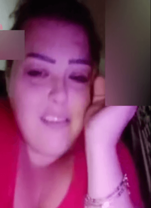سكس حصرى – فيديو كول صوت وصوره شرموطه سوريه ليلا تمتع عشيقها ببزازها وكسها بالسيجاره وتقوله حلويين تعال ارضع
