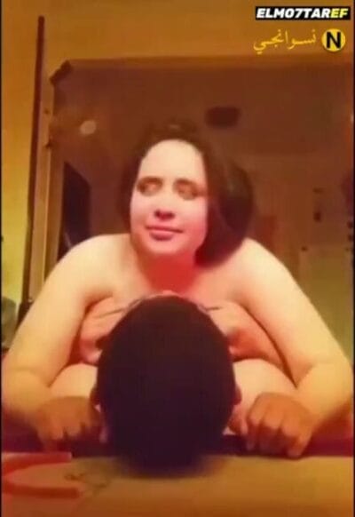 سكس بنت مربربة تروح لحبيبها الشقة وتركب على زبه وتتنطط ومتكيفة اوي سكس مصري