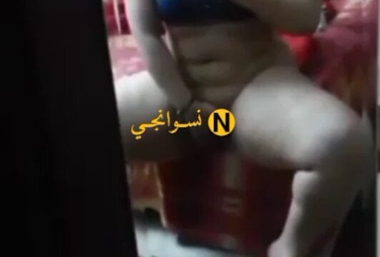 سكس ملفاية كيرفي وملبن بتتصور لعشيقها وهي عمالة تلعب في كثها المبطرخ و تفرك فية – سكس الظلام