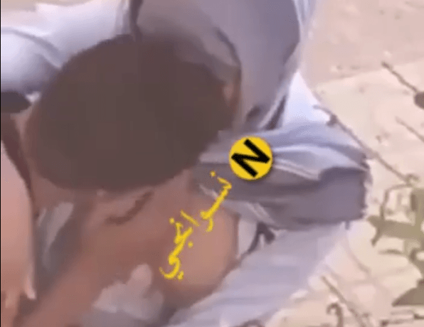 سكس ممحون زانق بنت خالته اندر محجبة بعود فاجر في حديقة جامعة يدعك بزازها اكل و حابب يفشخها نيك