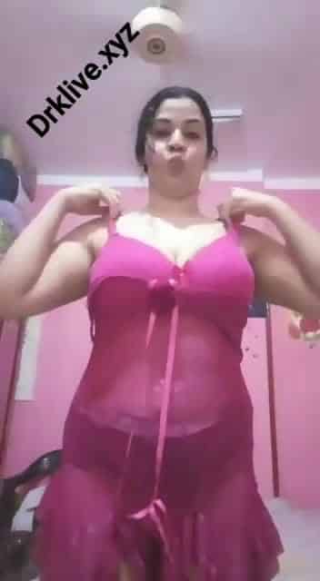 سكس ميلف مصريه فرسه فلاحه فاجره بجسم لبن قشطه تقلع لعشيقها ملط وتمتعه بجسمها الثلاثينى وتقوله اخر فيديو