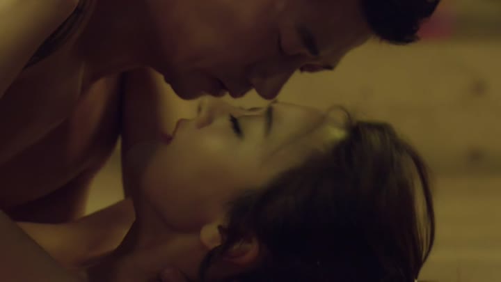 سكس كوري شاب ينيك اختة الملبن ويعشر كسها ويدق زبرة في رحمها